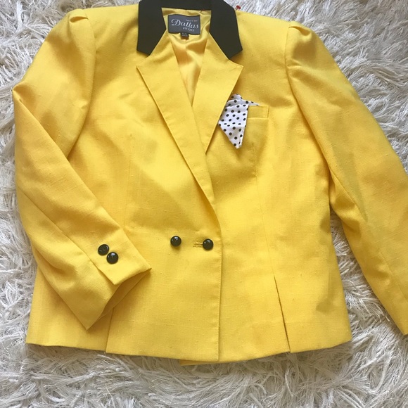 Vintage Beautiful yellow blazer - Picture 2 of 4